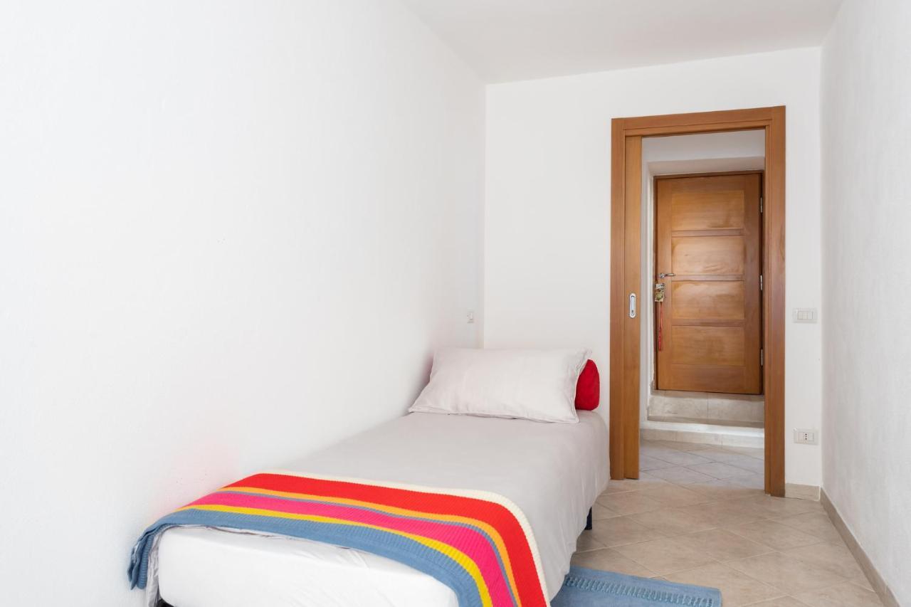 Spacious 3-Bedroom Apartment With Courtyard In Tempio Pausania - Perfect For Families 外观 照片