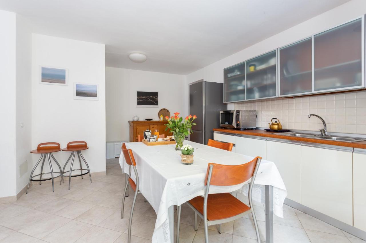 Spacious 3-Bedroom Apartment With Courtyard In Tempio Pausania - Perfect For Families 外观 照片