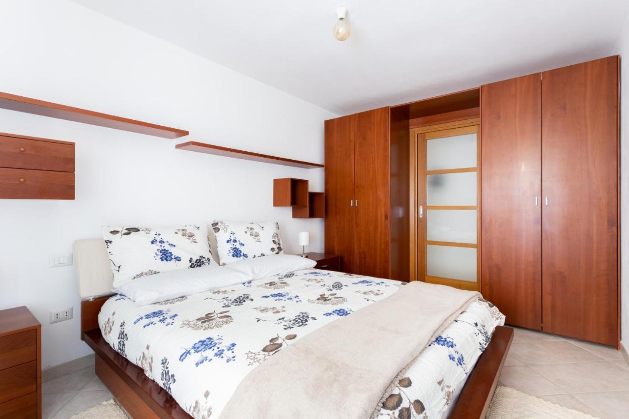 Spacious 3-Bedroom Apartment With Courtyard In Tempio Pausania - Perfect For Families 外观 照片