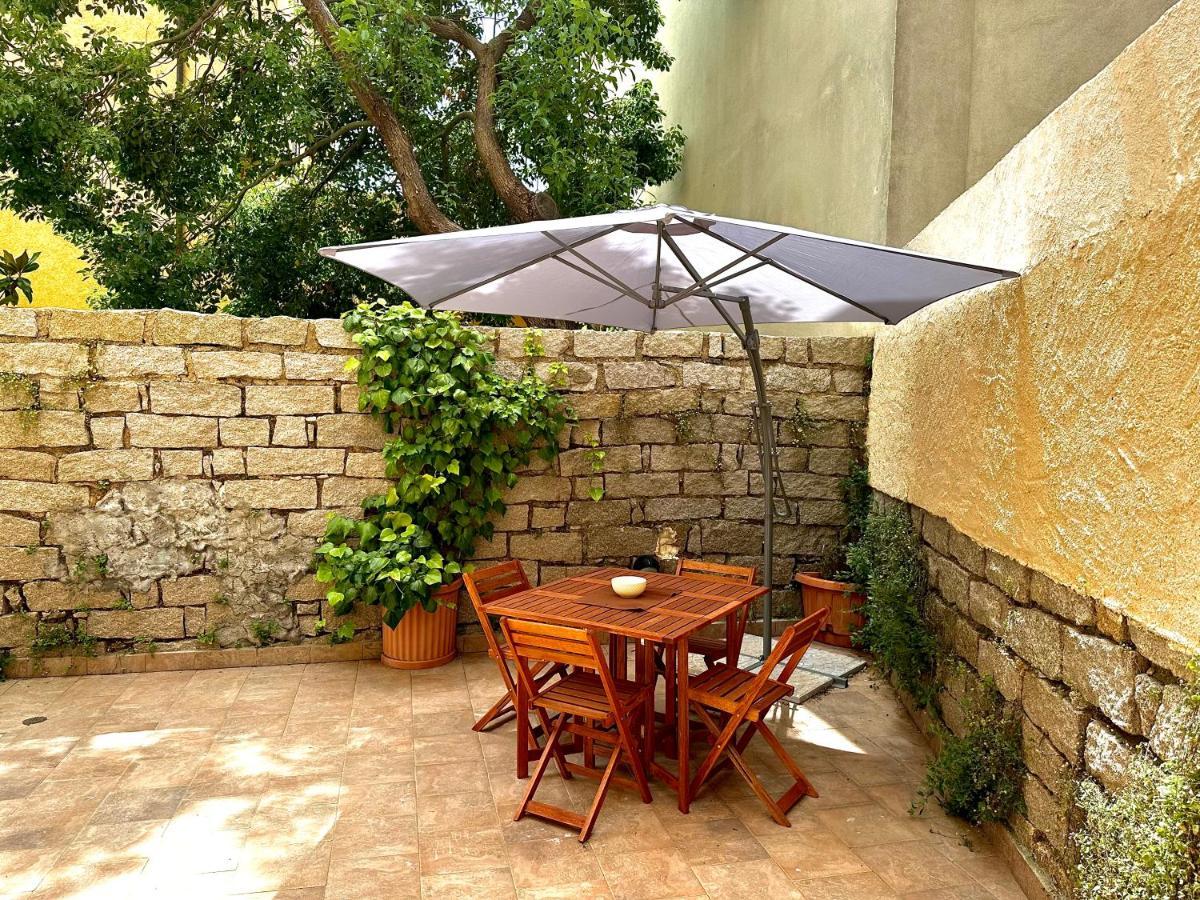 Spacious 3-Bedroom Apartment With Courtyard In Tempio Pausania - Perfect For Families 外观 照片
