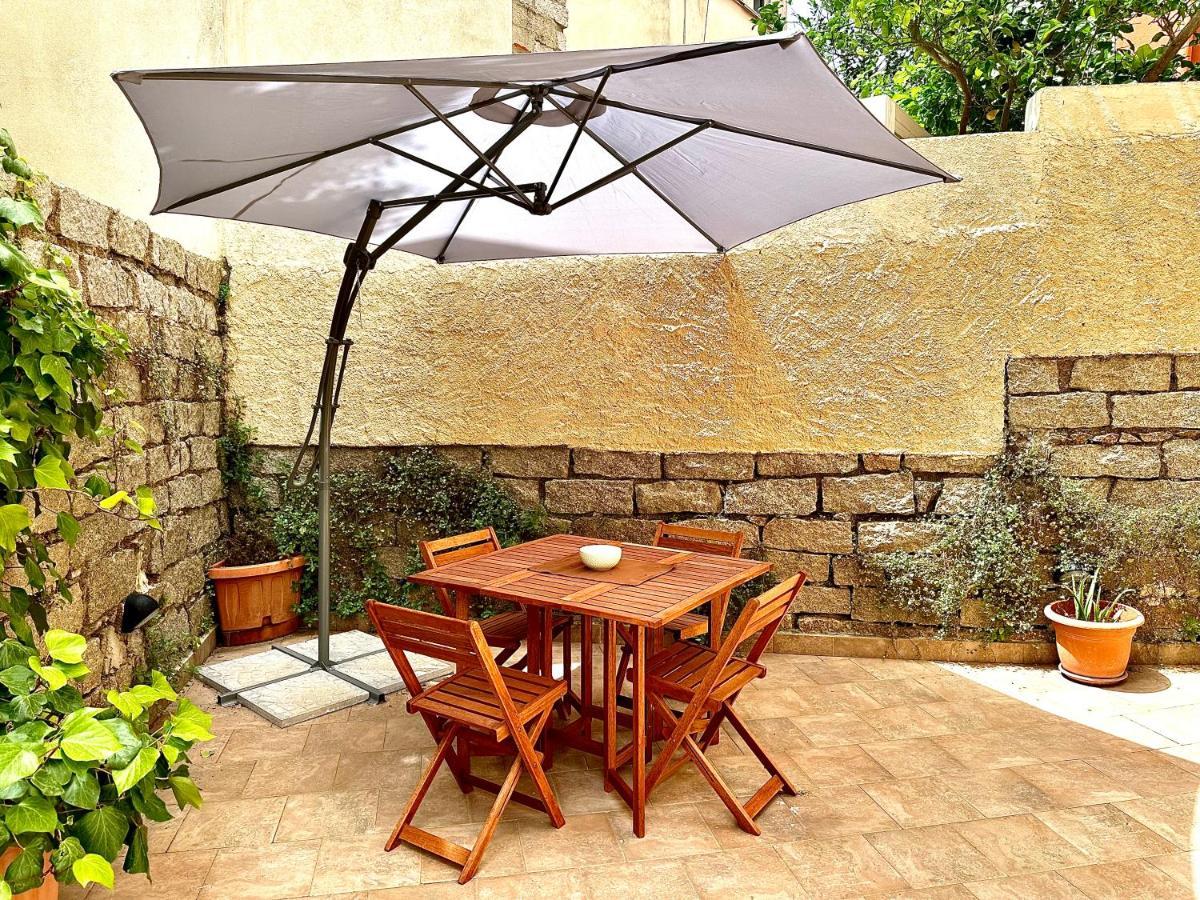 Spacious 3-Bedroom Apartment With Courtyard In Tempio Pausania - Perfect For Families 外观 照片